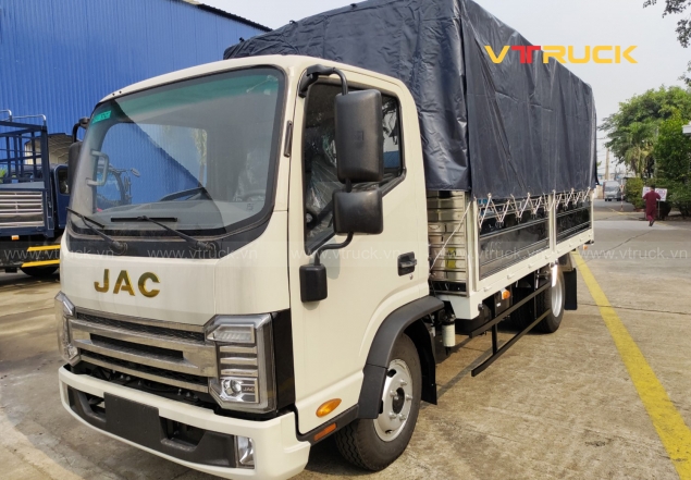 Xe Tải JAC N250S Euro5 2.5 Tấn Thùng Mui Bạt 4M2