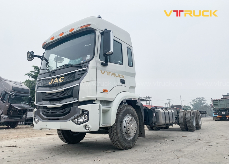 Xe Tải A5 6X2 Sát Xi Xe Tải A5 6X2 Sát Xi