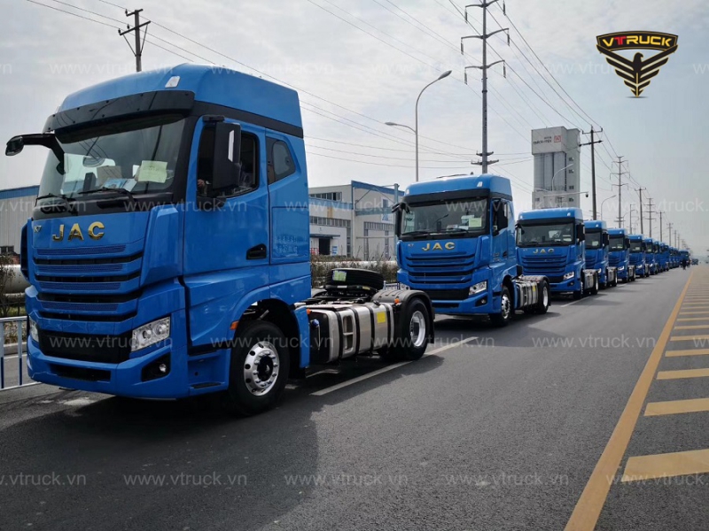 Xe đầu kéo Jac 4x2 K7 Xe đầu kéo Jac 4x2 K7