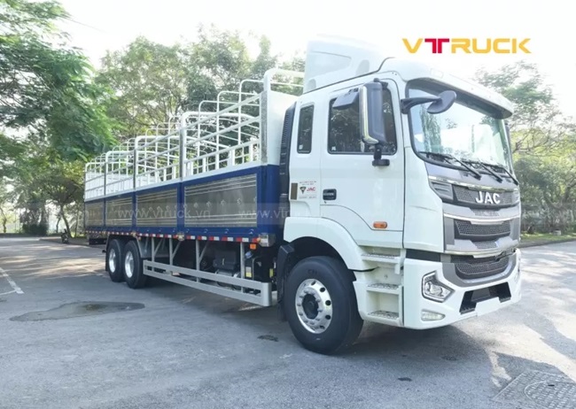 Các dòng xe hiện tại của vtruck cũng được nhập khẩu nguyên chiếc