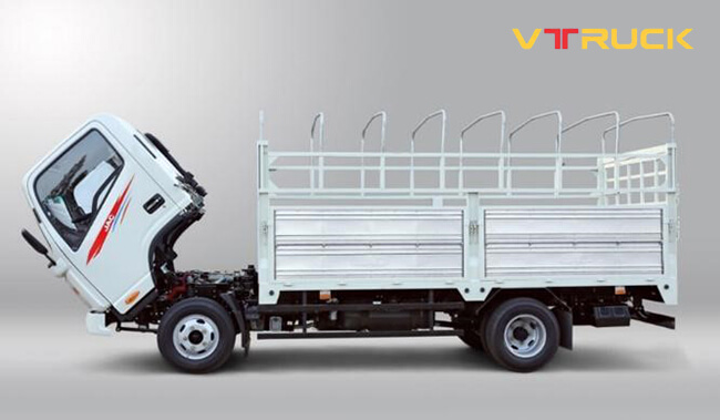 Xe tải Jac 3.5 tấn có kích thước tổng thể (DxRxC): 6.2 x 1.9 x 2.9 mm