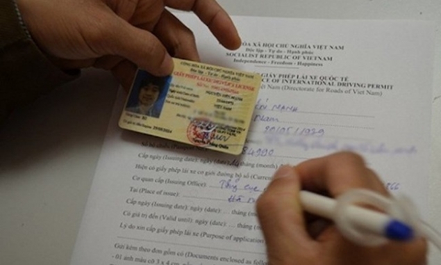 Bằng lái xe tải là gì? Cập nhật đầy đủ các hạng bằng lái xe hiện nay