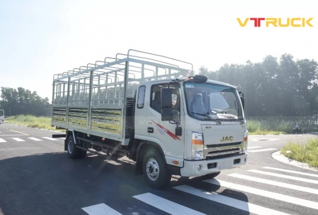 Xe tải thùng bạt là gì? Nên lựa chọn xe mui bạt hãng nào?