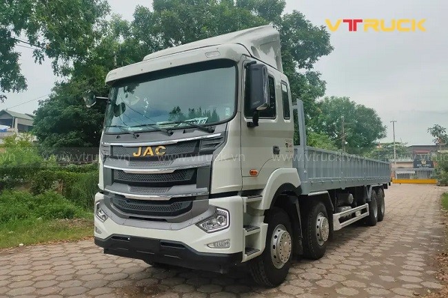 Xe tải thùng lửng JAC A5 8x4 9m7 tiện lợi, chở đa dạng hàng hóa